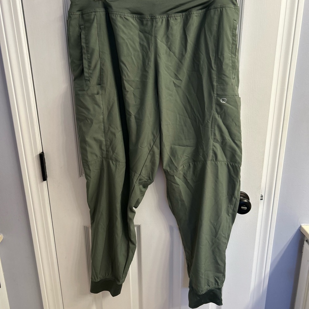 WonderWink Women's 2X Joggers in Olive Green